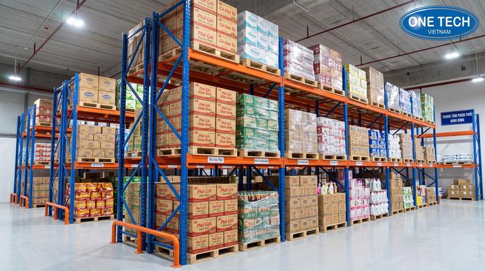 Kệ Selective tối ưu truy xuất pallet FMCG Kệ Selective cho kho FMCG nhiều mã hàng tại Ninh Bình